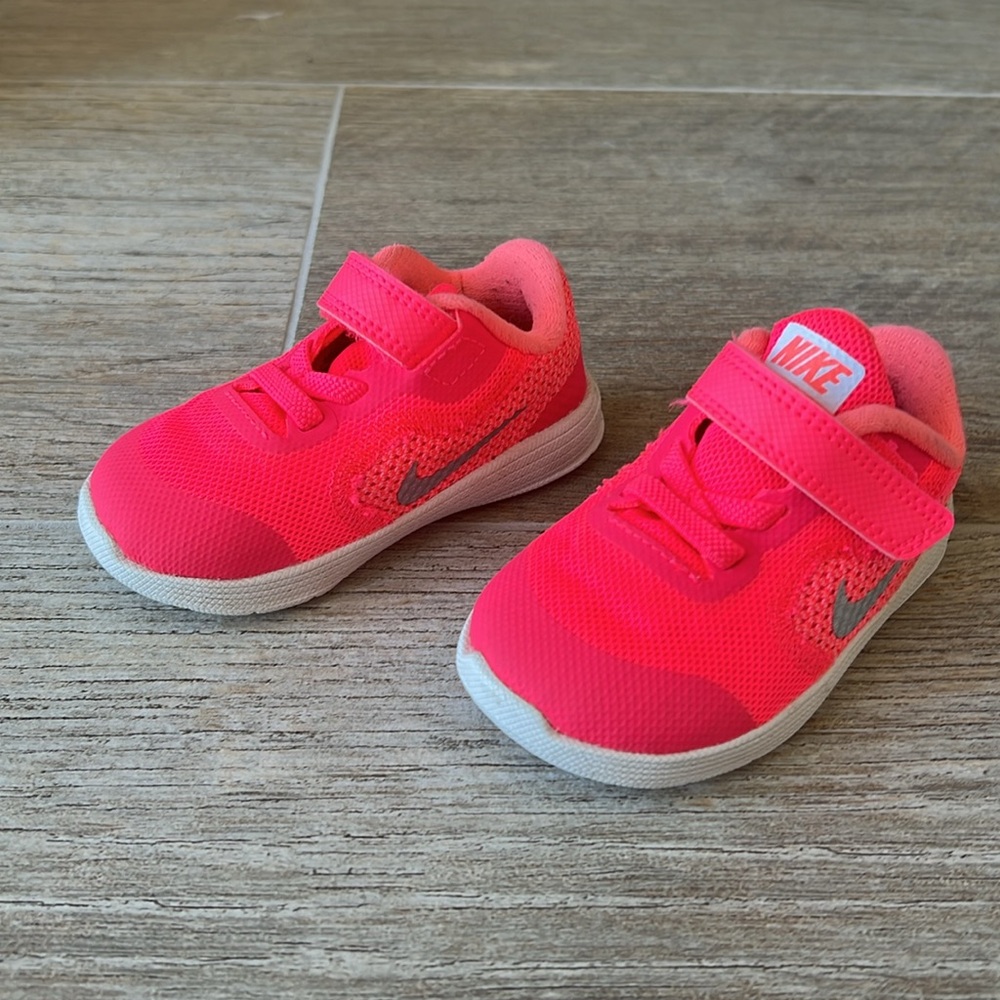 Toddler girl Nike shoes - Picture 5 of 7